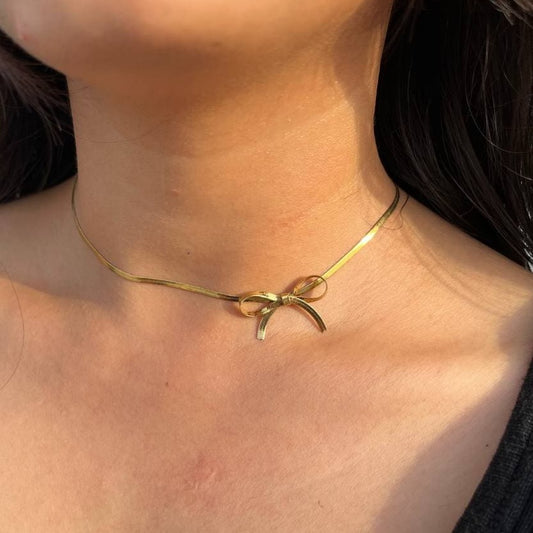 Bow Necklace