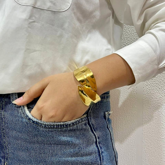 Golden drape Bracelet