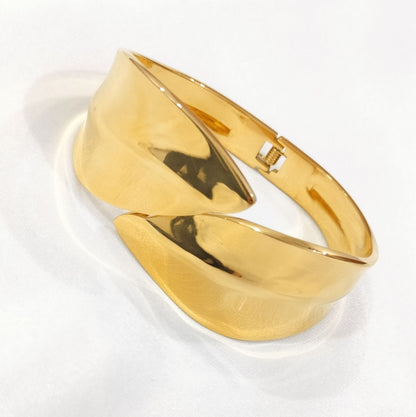 Golden drape Bracelet