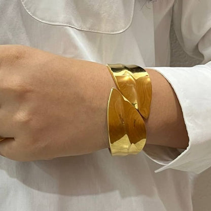 Golden drape Bracelet