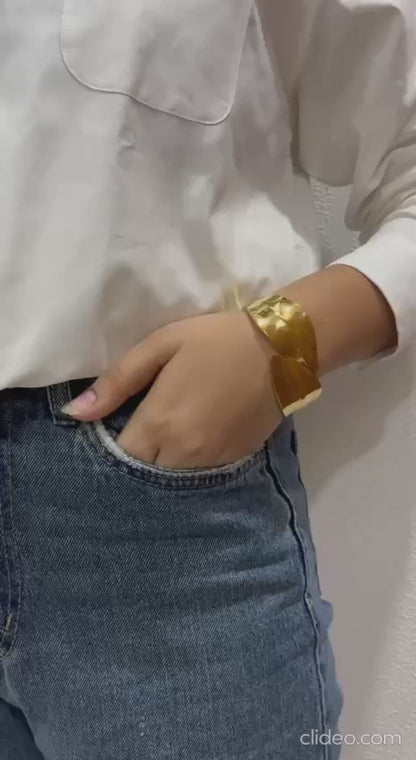 Golden drape Bracelet
