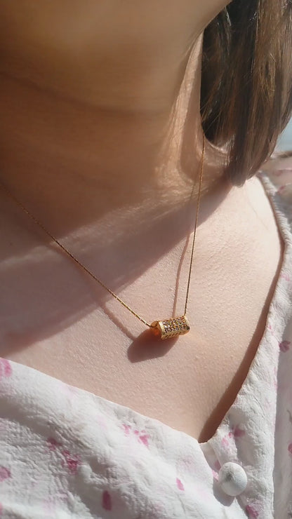 Golden Glimmer Necklace