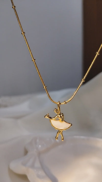 Twirl Necklace