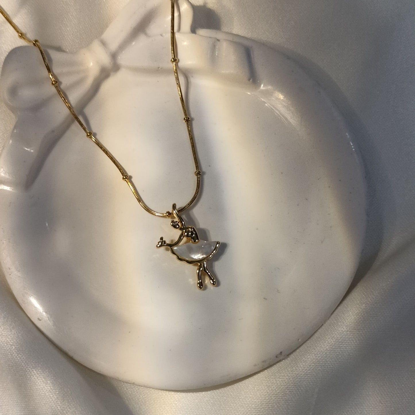 Twirl Necklace